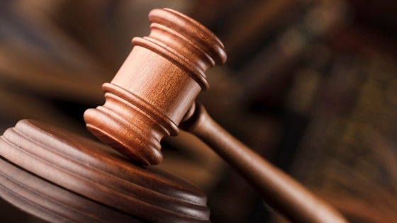 As a seller, a bidding war can be a major win or a major headache. Here's how to navigate a bidding war like a pro.